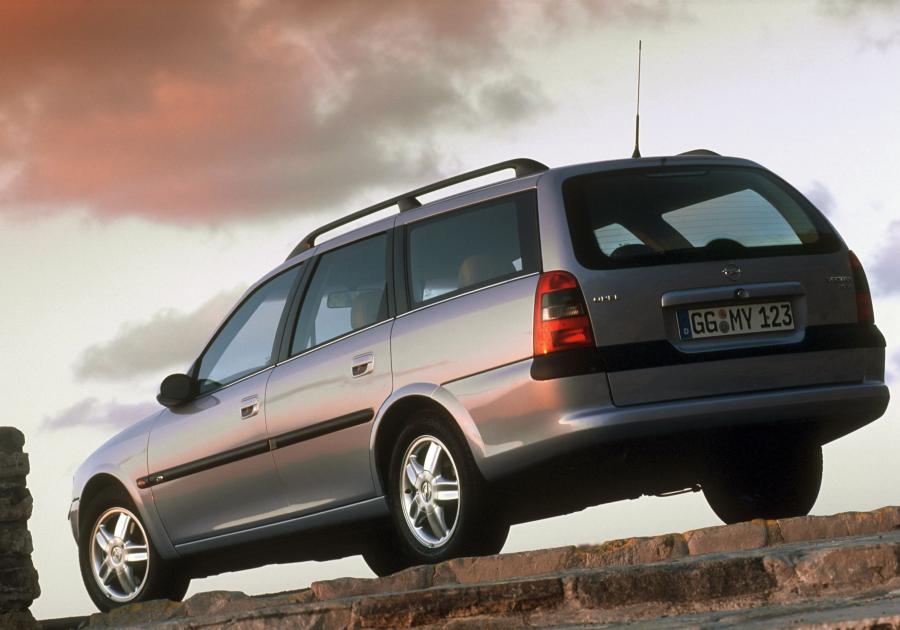  Opel Vectra CD Caravan (B) 1995 года  (фото 4 из 12)